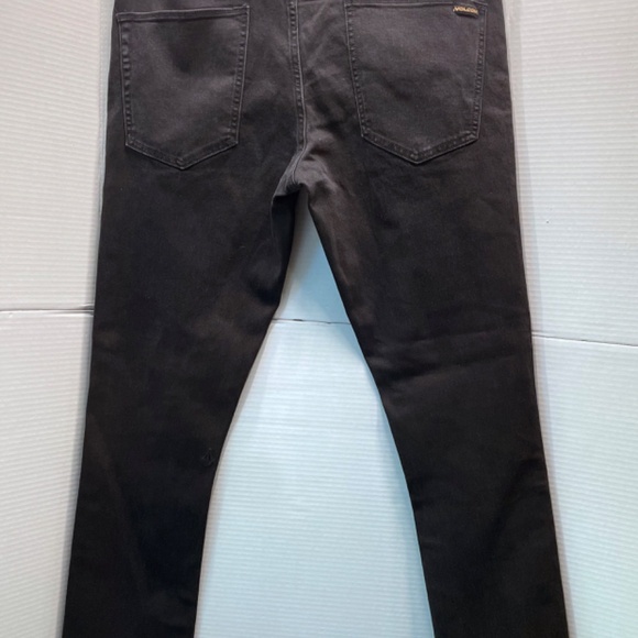 VOLCOM .. black wash stretch skinny jean. - Picture 4 of 6